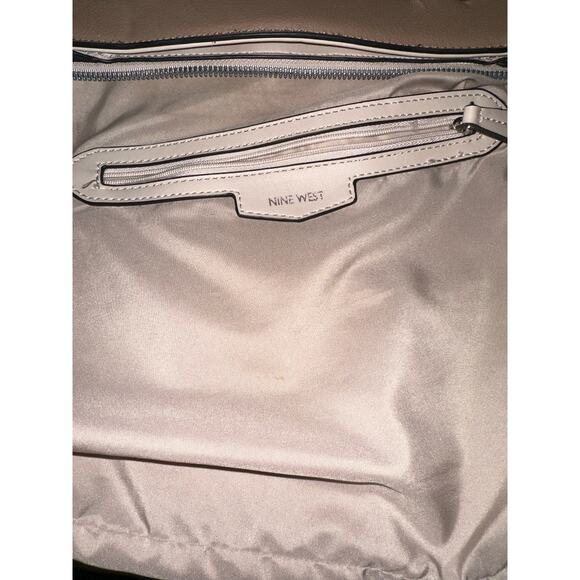 Nine West Kameron Satchel Purse Bag 3 Compartment Zip Closure No Shoulder Strap - Picture 4 of 8